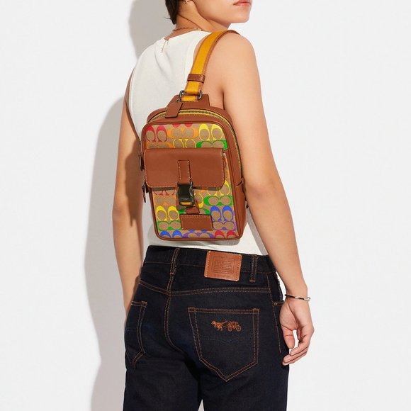 🌈❤️ Coach Track Pack In Rainbow Signature Canvas *Special Edition* - Picture 3 of 13